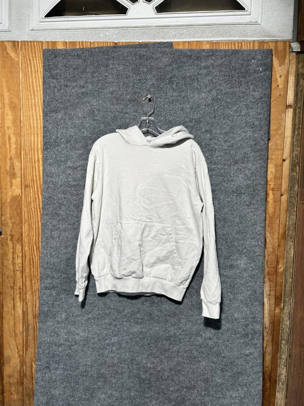 Talentless Hoodie Mens Small White Pullover Fleece Kangaroo Pocket Logo Minimal